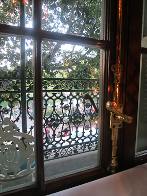 Love the wrought-iron balcony