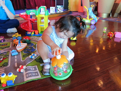 Violet loved this spinner thingy
